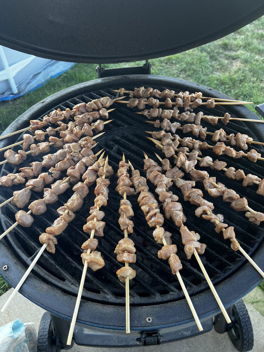 jonsalvani's tweet photo. I love cooking for my family on the weekends! #backyardchef #grilling #lastdaysofsummer https://t.co/VnebvabyFB