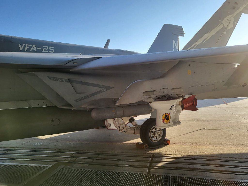 Fc-NhdCWIAYTpE3?format=jpg&name=medium