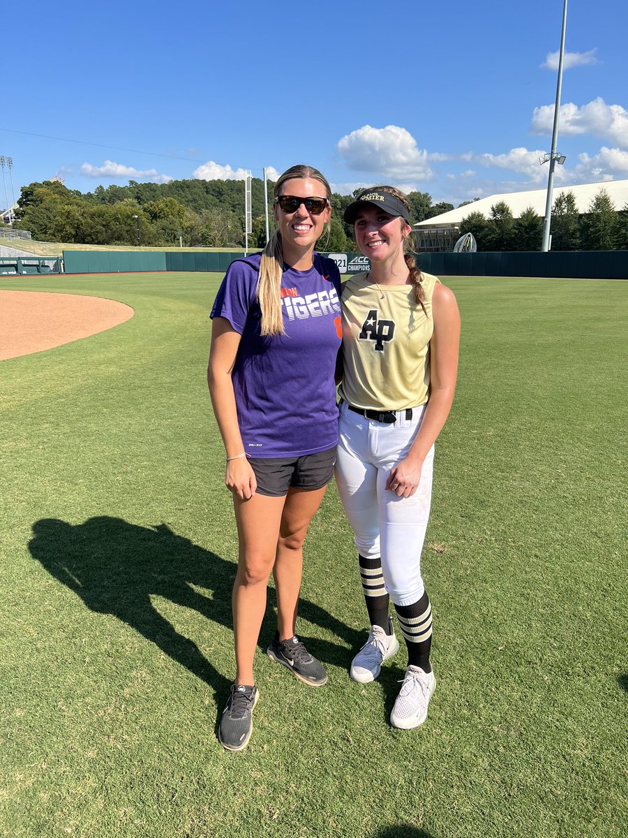 Had the best time at the Clemson Camp today! I got some amazing coaching and learned so much! Thank you to all the coaches and players that made it possible! <a href="/clemsonsoftball/">Clemson Softball 🥎</a> <a href="/rittmanjohn/">John Rittman</a> <a href="/ClemsonCoachKJ/">Kyle Jamieson</a> <a href="/cbreault12/">Courtney Breault</a> <a href="/amandalorenz18/">Amanda Mazur</a>