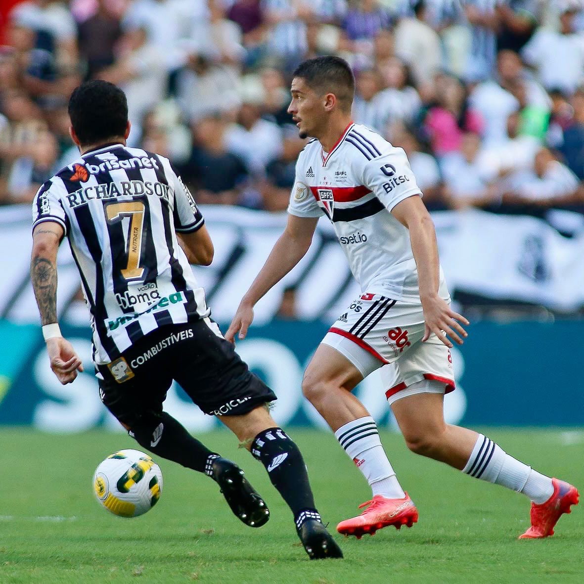 SaoPauloFC's tweet photo. Mais 3️⃣ pontos garantidos no @Brasileirao! Seguimos unidos na luta por nossos objetivos!

🔜 O Tricolor volta a campo no domingo (25), às 20h, recebendo o Avaí no Morumbi.

#VamosSãoPaulo 🇾🇪 https://t.co/EAINsMYSAg