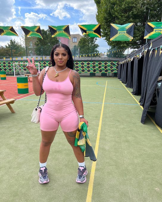 pink https://t.co/fnsQ3vdpAJ