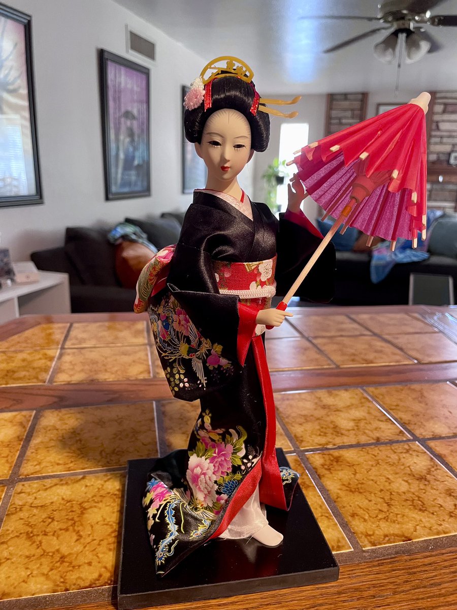 mooncrazed's tweet photo. What wonderful human sent me this? It’s beautiful, but had no receipt. 🤔 https://t.co/kGP40Rr4a5