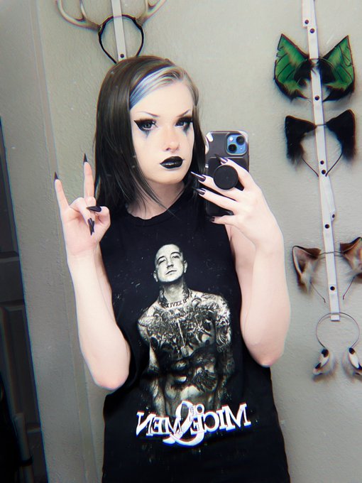 Watch 𝕭𝖚𝖓𝖓𝖎 𝕷𝖞𝖓𝖓's leaked NSFW photo on TwXstars