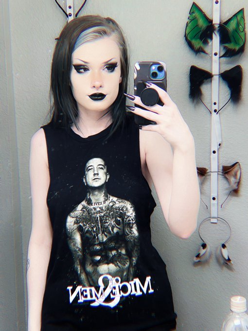 Watch 𝕭𝖚𝖓𝖓𝖎 𝕷𝖞𝖓𝖓's leaked NSFW photo on TwXstars