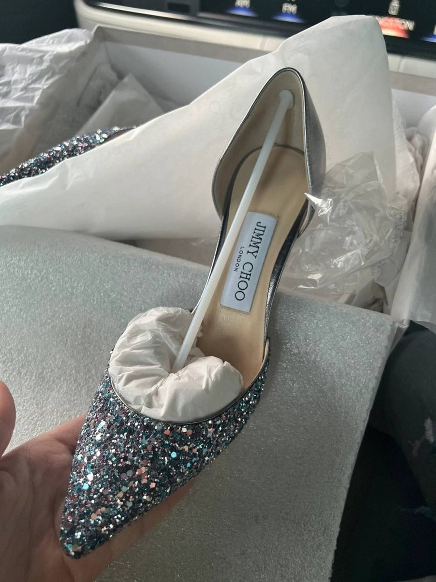 inxin_x's tweet photo. When you make money, you have to buy something you like to reward yourself https://t.co/IuOEK0Z1lx