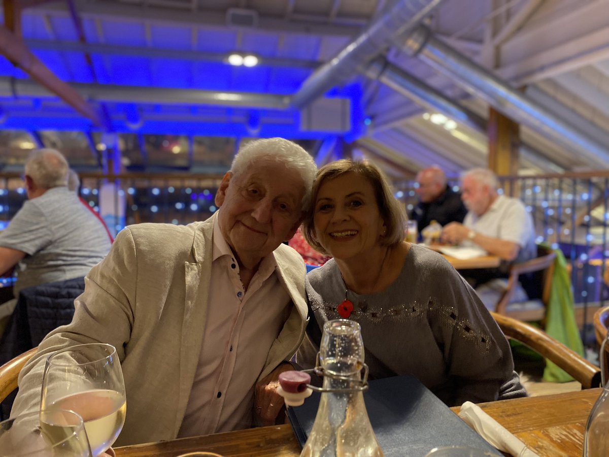On our holibobs with our bezzas! Love them all so much. Blessed to have the most wonderful people in our lives ❤️❤️