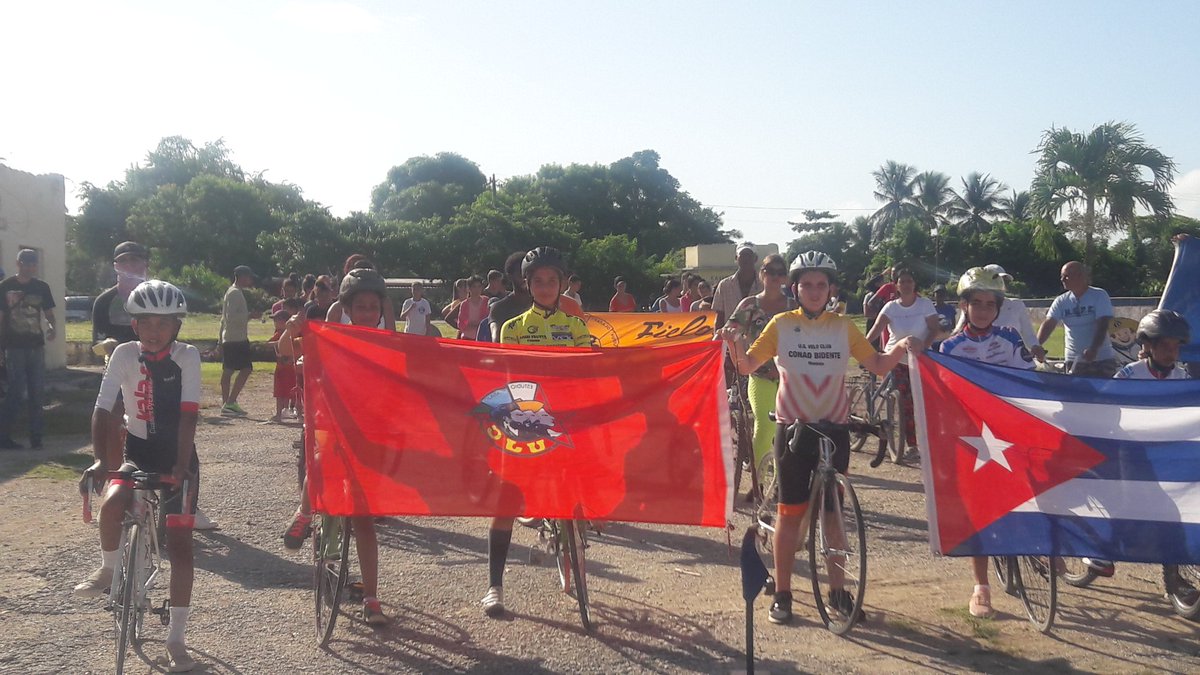 Arrancó bicicletada, en Yaguajay en apollo al referendo.
#CodigoDeLasFamllias 
#YoVotoSi
@ujc_yaguajay 
@AbranSanchez17 
@AdalbertoVeneg4 
@aylinalvarezG 
@CabreraYaimelys 
@milian_mileydi .