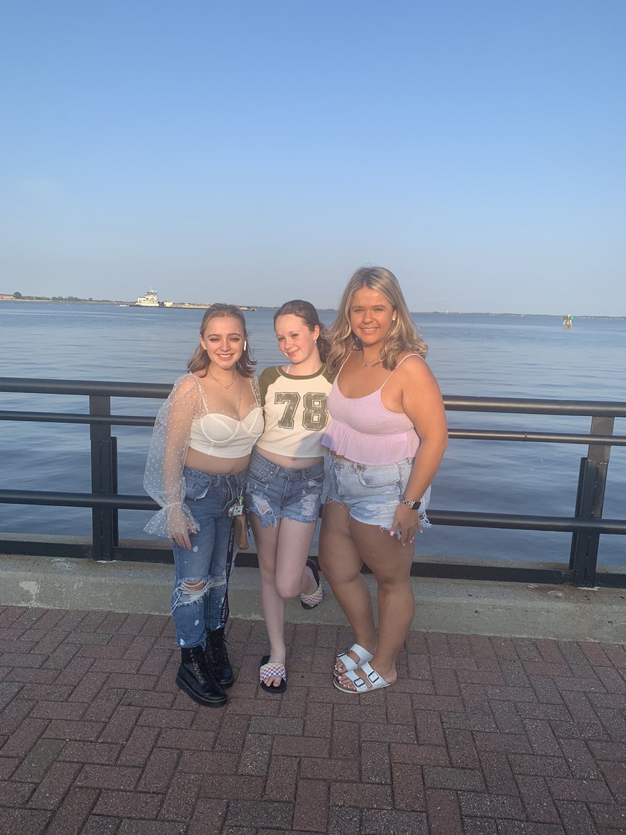 rohm_michelle's tweet photo. My loves. #sogrown https://t.co/S3fq9SKHSI