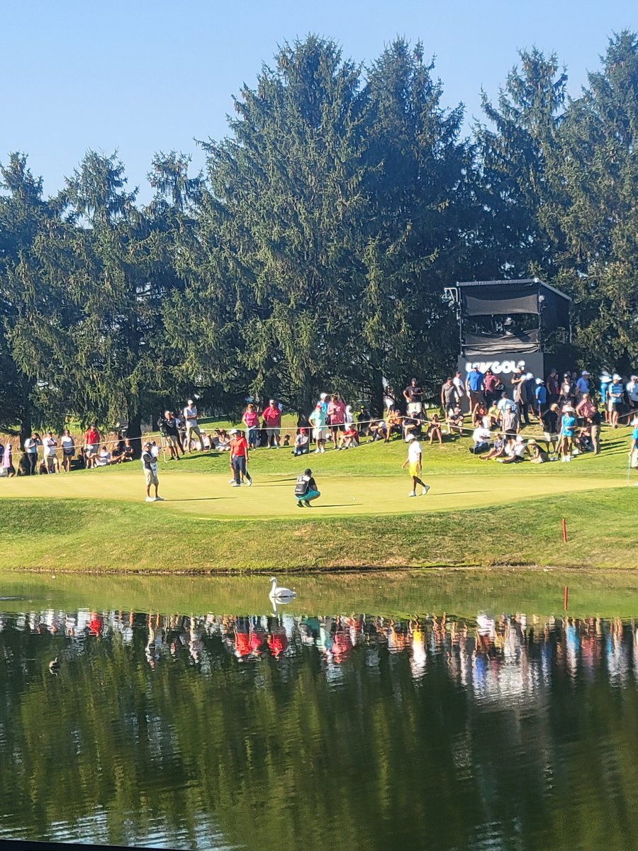 GM_Sports365's tweet photo. Freaking awesome view from the #birdieshack at #LIVGolfChicago #LIVGolf https://t.co/0nOYjvVv5k