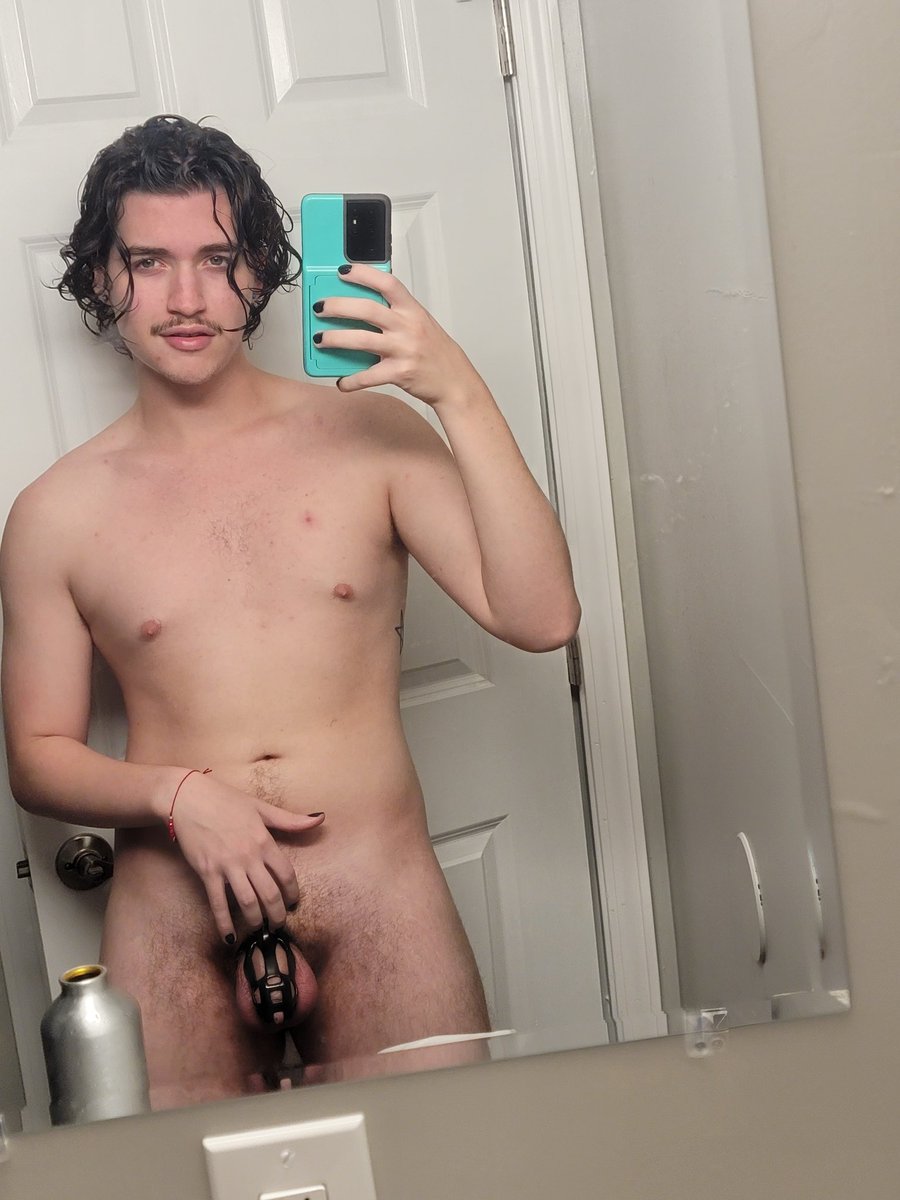 RockyLocket's tweet photo. Just out of the shower:D #lockcheck https://t.co/IqewzEGIQl