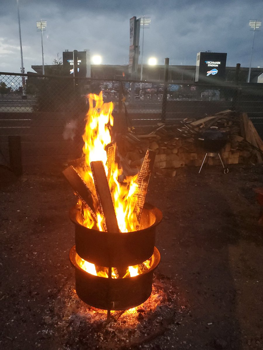 BILLNETO315's tweet photo. Where else would you rather be then right here, right now. #BillsMafia #PanchosArmy #Homeopenerweekend #GoBills https://t.co/xTWBdjYotB