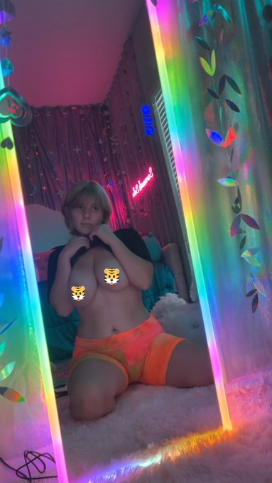 Lisa Frank eat your heart out https://t.co/G4zR490c8o