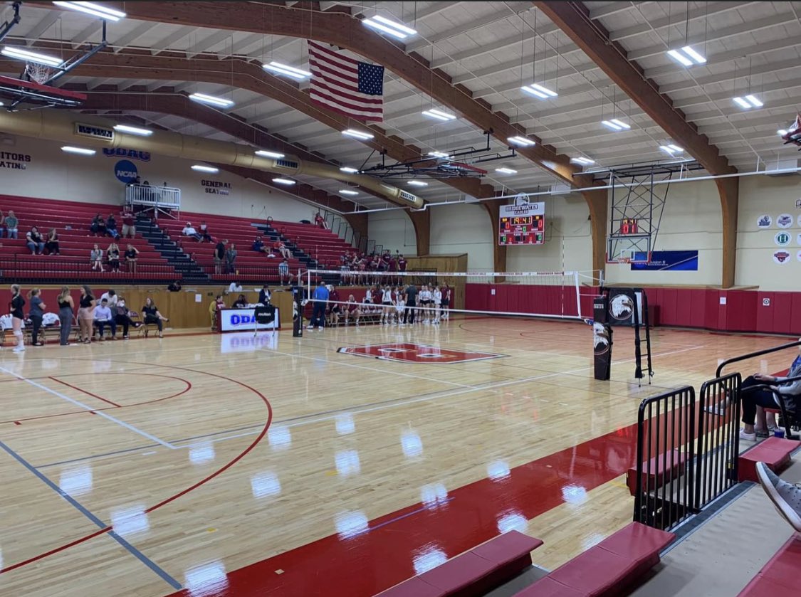 adossantos101's tweet photo. Thank you @BridgewaterVB for an amazing first visit!! A huge thank you to Coach Erin, Coach Tom and Coach Jill for everything this weekend!! I can’t wait to be back up soon. #goeagles #BC https://t.co/i5f69vjufP