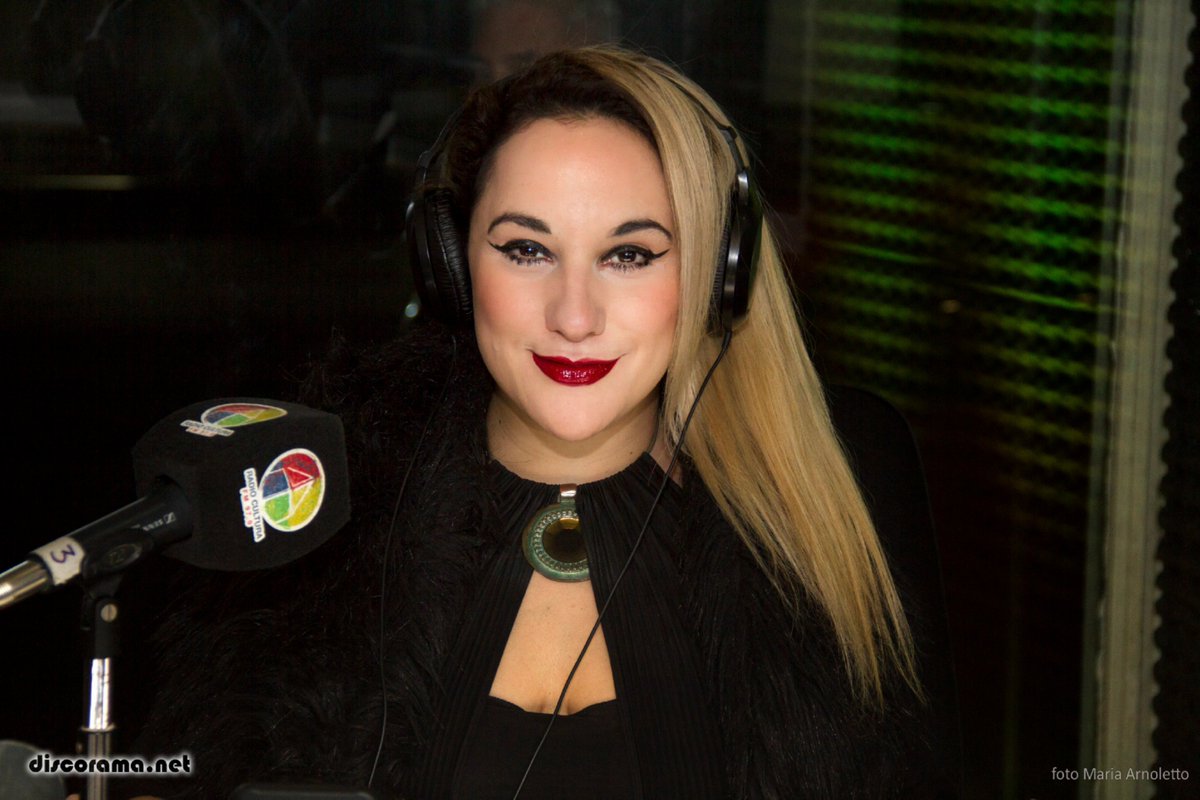 Hermosa noticia que recibí: ¡Mi querida <a href="/GianninaGiunta/">Giannina Giunta</a> será mamá! Felicitaciones amiga por esta hermosa etapa en tu vida. Recordemos la noche que nos visitaste en DISCORAMA: mixcloud.com/mario-mengoni/…