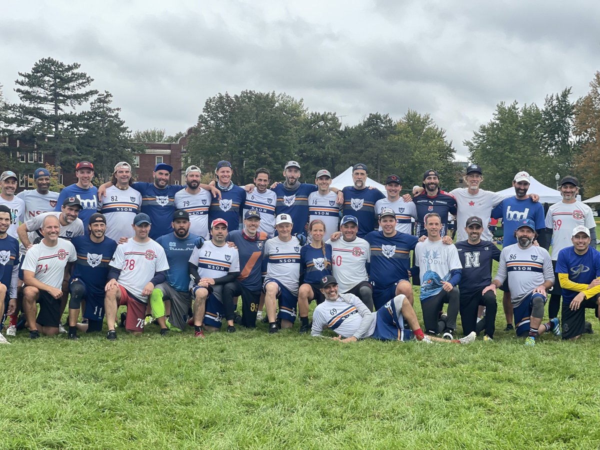 Tournoi GM de Montréal.

Nous avions 2 équipes inscrites (les vieux et les très vieux 😉)
2e place pour les vieux
3e place pour les très vieux

Beaucoup de plaisir!

Et une épique demi-finale NSOM vs NSOM (photo ci-bas)