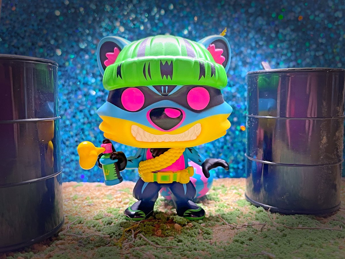 musicalMurphy11's tweet photo. Last day of the @funko September #FunkoPhotoADayChallenge Team Spirit. I was team #blacklightbandits at #fundays2022 I cannot wait until #nycc and #frightnight2 #fotw #funko #FunkoFamily #funkofunatic https://t.co/yDuPkdTER4