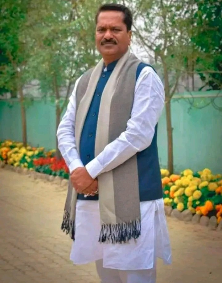 TirtharazzS's tweet photo. ঢেকিয়াজুলি সমষ্টিৰ জনপ্ৰিয় বিধায়ক তথা অসম‌ চৰকাৰৰ গৃহ আৰু নগৰ পৰিক্ৰমা ও জলসিঞ্চন ‌বিভাগৰ মাননীয় মন্ত্ৰী শ্ৰদ্ধাৰ শ্ৰীযুত  @TheAshokSinghal দেৱক ওপজা দিনৰ ‌অলেখ‌ শুভেচ্ছা ও অভিনন্দন জনালোঁ🎂🎂🎂🎂 https://t.co/WXOZhl6RxE