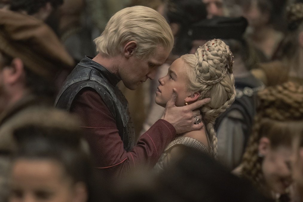 daemyraxes's tweet photo. Rhaenyra to Criston : I'm sorry you know I am an heir, I have duties, why would I choose you over that

Rhaenyra to Daemon : Take me to Dragonstone and make me your wife 🥺

You know who keeps on winning? Daemyra Nation, thank you very much

#HouseOfTheDragon #HOTD https://t.co/v3PWRnWaxt