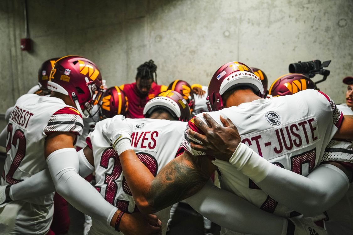 Commanders_DC's tweet photo. Tweeting at the
@Commanders
everyday until they follow me...
Day 850
Some of the best pictures from the upsetting Week Two LOSS, to the Detroit Lions. An abysmal first half cost us this one!
#WashingtonCommanders #HTTC
#HAIL #Commanders #TakeCommand #Day850 8️⃣5️⃣0️⃣ https://t.co/0oC5g1fD57