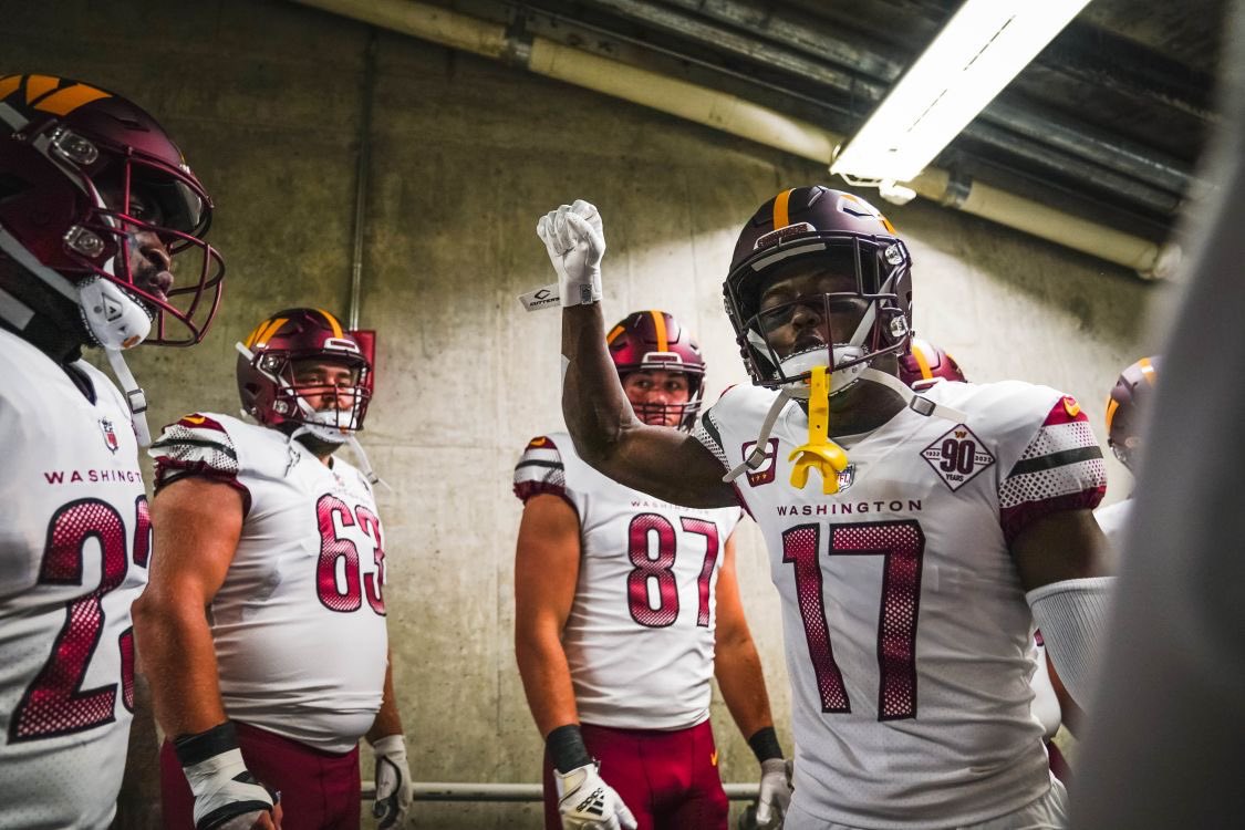 Commanders_DC's tweet photo. Tweeting at the
@Commanders
everyday until they follow me...
Day 850
Some of the best pictures from the upsetting Week Two LOSS, to the Detroit Lions. An abysmal first half cost us this one!
#WashingtonCommanders #HTTC
#HAIL #Commanders #TakeCommand #Day850 8️⃣5️⃣0️⃣ https://t.co/0oC5g1fD57