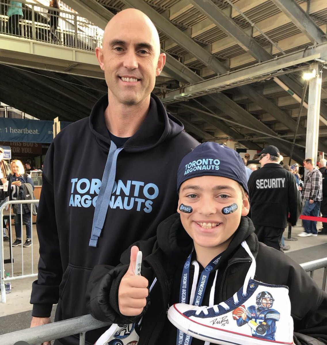 Mommymar1's tweet photo. #RickyRay will always be one of my all time favs #Legendary @TorontoArgos #HOF https://t.co/gPt52s4k18
