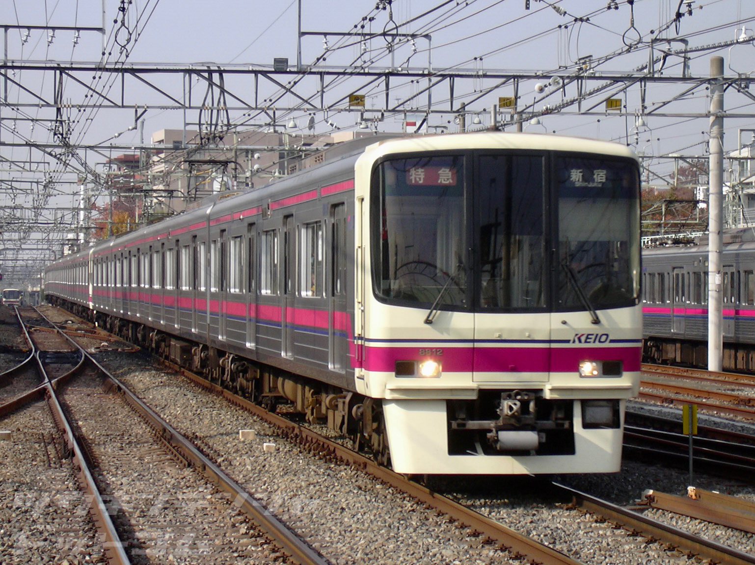 京阪電車　特急電車　8000系　吊り革　本物 京阪電車 8000系特急車両 つり革(新品) - メルカリ