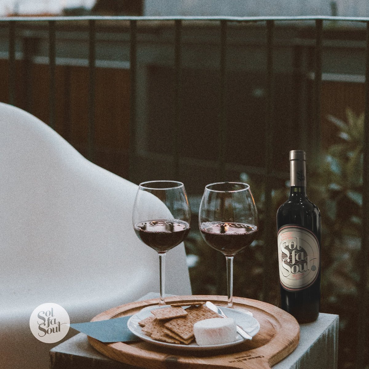 SolFaSoul's tweet image. That moment of a perfect pairing. That moment that you never want to end.

Open a bottle of #SFS Malbec and share with whomever you want.
#SFS #malbec #wine #winetime #YourMomentaSolFaSoul #Weekend #friends #music #enjoy #laught #Winestofeel #Musictofly #solfasoulwines