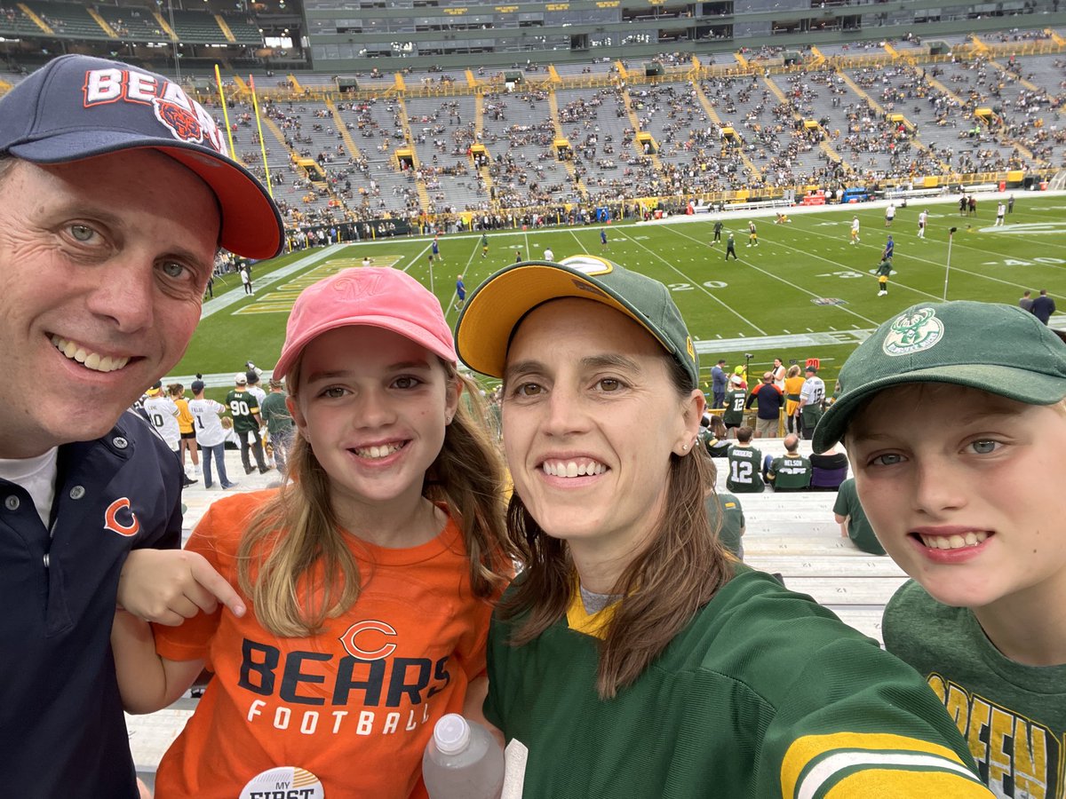 ronfullhouse's tweet photo. #getloudlambeau https://t.co/DPp519XAfP