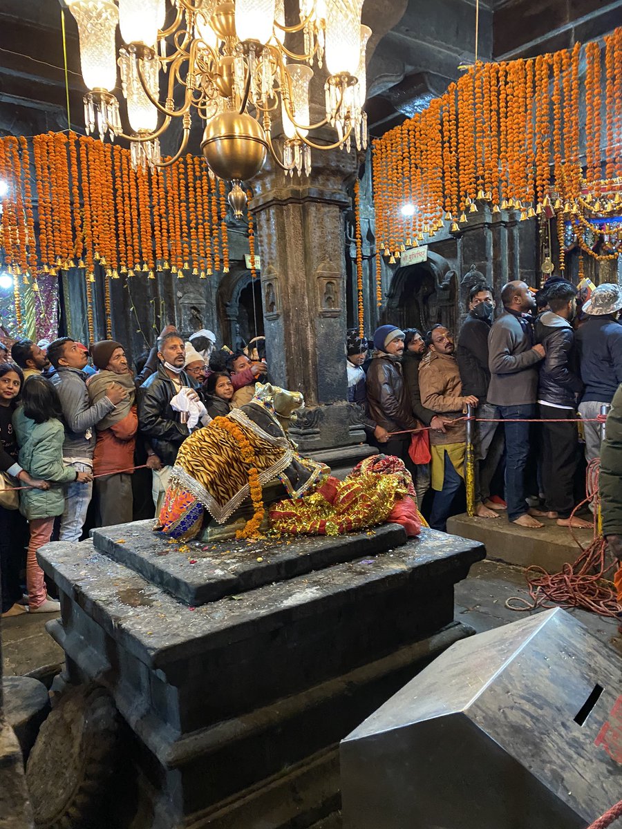 chibRajaJi's tweet photo. तेरी कृपा बिना तो कोई बात भी नहीं होती अजीब है ये दास्तान तभी तो तेरे दर्शन के बिना हमारे दिन की शुरुआत नहीं होती. जय श्री महाकाल.
#kedarnathtemple #Kedarnath #Shamboo #Mahadev https://t.co/Lraau40im0