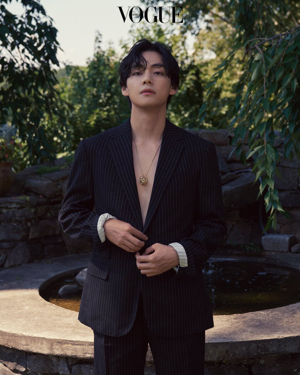 hourlyvmk's tweet image. KIM TAEHYUNG FOR VOGUE KOREA: A THREAD