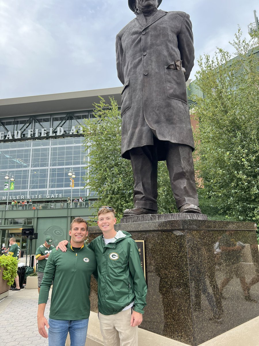 #getloudlambeau