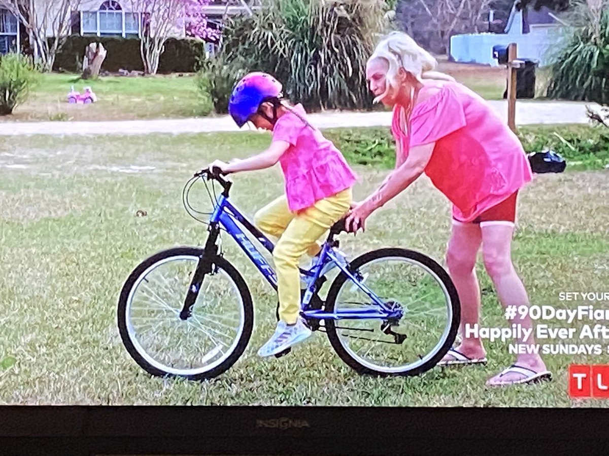 Oh lordt. I though she was gonna throw hip a or pop a lung!! #90dayfiance #90DayFianceHEA