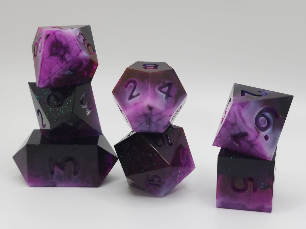 Sinnamon Roll Dice 🐶 tweet media