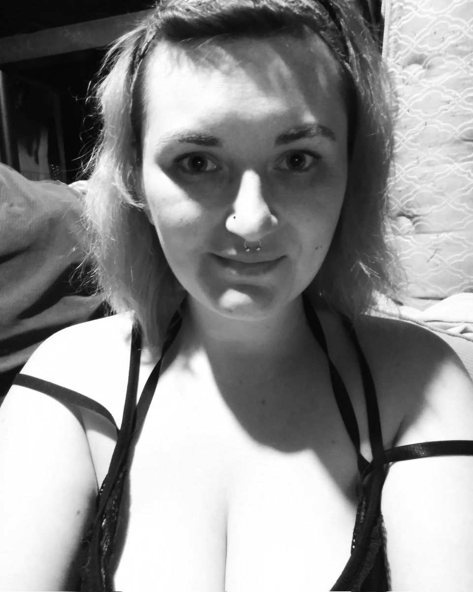 Nyxxah1's tweet photo. No makeup still hot AF ๐ฅต๐ฅ๐๐๐ฆ๐ #gothfashion #gothic #gothbbw #gfe #gothgirls #goth #gothgf #girlswithseptums #gothgirl #gothgoth #gothicc #bigtiddygothgf #bbwbeauty #bbwgoddess #bbw #onlyfanscreators #onlyfansgirl #onlyfans #nsfwcontent #nsfw #sellingcontent๐ https://t.co/2SxqHSrAUv