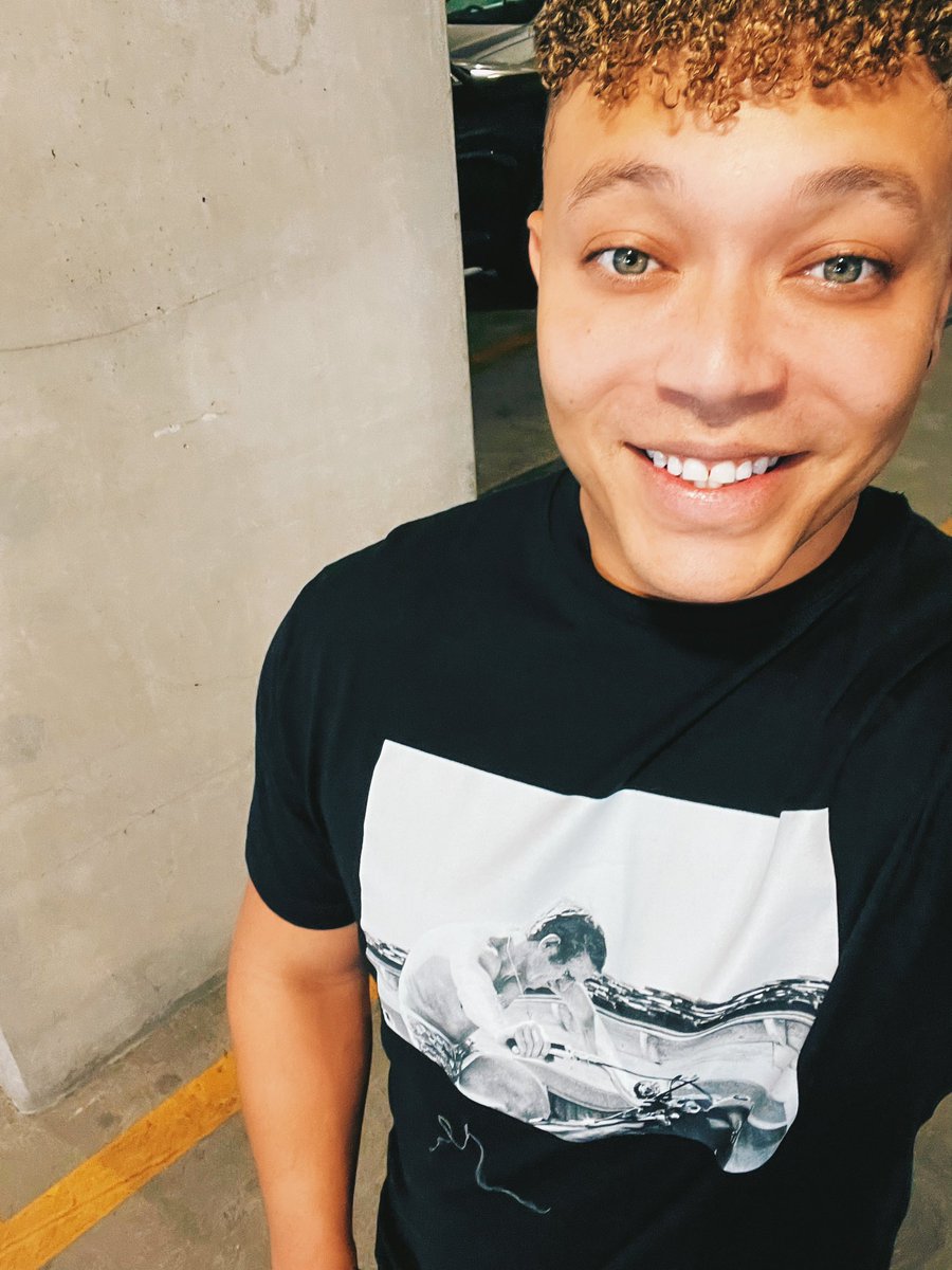 DRWMCHL's tweet photo. All smiles. Just got my #PfizerBivalent booster! We can’t control everything, but we can stay on our s**t! 🤣 Happy Sunday ya’ll! https://t.co/00P4D71n2m