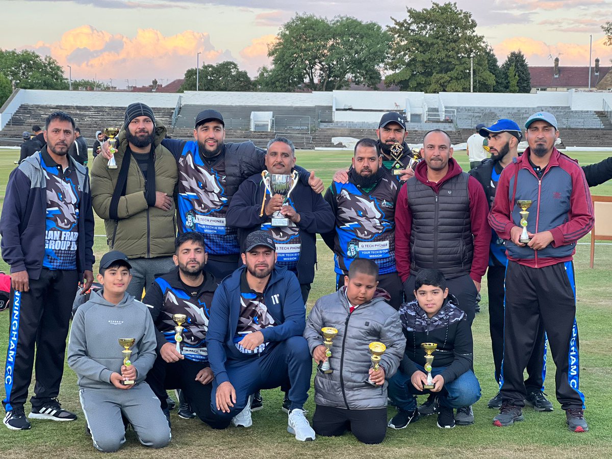 2022 Gave MANNINGHAM CC
A FANTASTIC TREBLE 
DIV 1 B CHAMPIONS 
T20 CHAMPIONS 
PRO 40 CHAMPIONS 

Well done to all our MCC players 

Awesome effort.

Work hard, stay humble 
All Prasie to Allah. 
Alhamdullilah