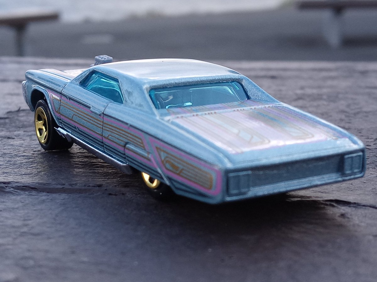fepacommish's tweet photo. @Hot_Wheels #Ncase #lowrider https://t.co/KPKgCyB1GX