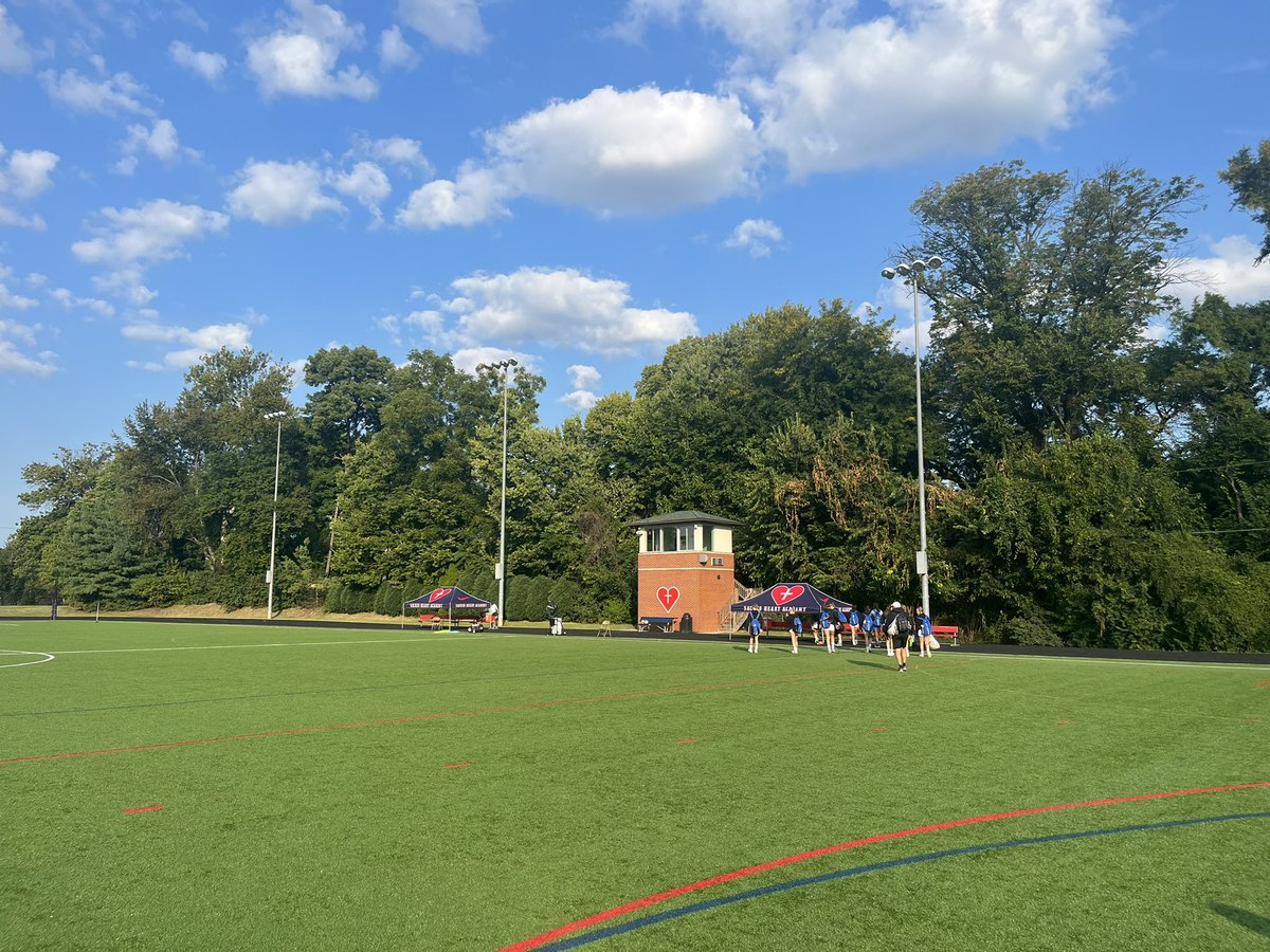 coachevans10687's tweet image. So proud of @olentangywsoc22 for going down to Louisville this weekend and beating the #9 team in the NATION!! JVA won 2-0 and varsity won 2-1 on goals from Reagan Ross and Olivia Heskett 💛💙 What a fun weekend traveling with family!! #startingtoclick #oneteamonegoal