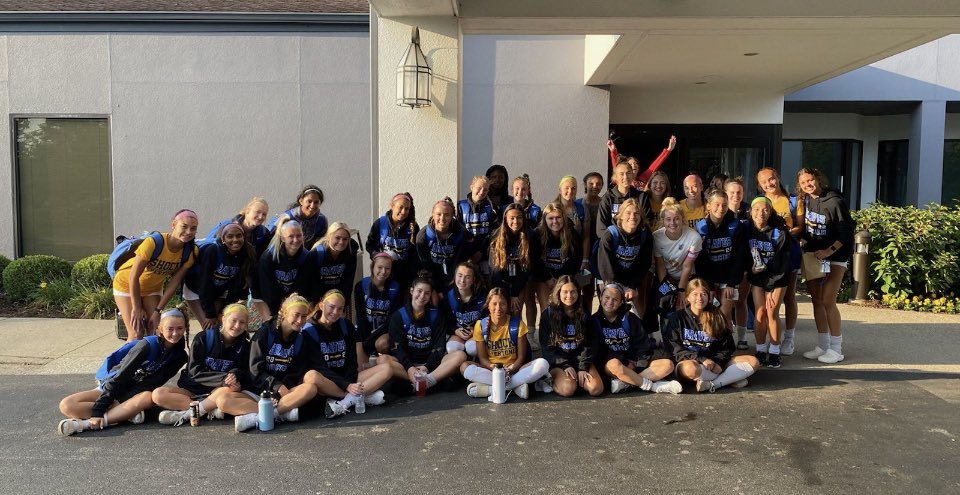 coachevans10687's tweet image. So proud of @olentangywsoc22 for going down to Louisville this weekend and beating the #9 team in the NATION!! JVA won 2-0 and varsity won 2-1 on goals from Reagan Ross and Olivia Heskett 💛💙 What a fun weekend traveling with family!! #startingtoclick #oneteamonegoal