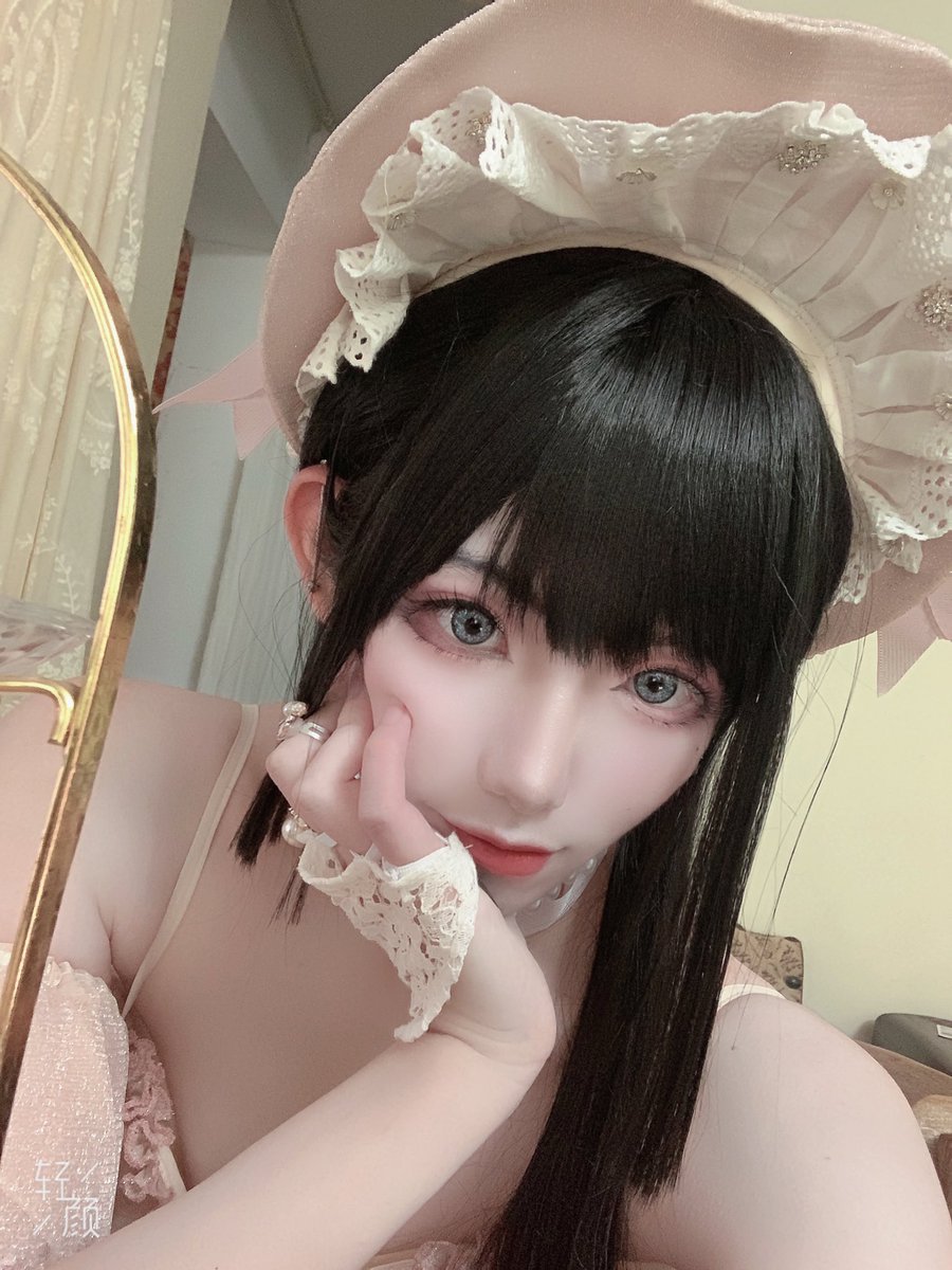 FlippedOn_KM's tweet photo. 🩰コスプレ

ユーネクテス：マツマロ
シュヴァルツ：@lwgui 

#アークナイツ https://t.co/6ZfiChyigp