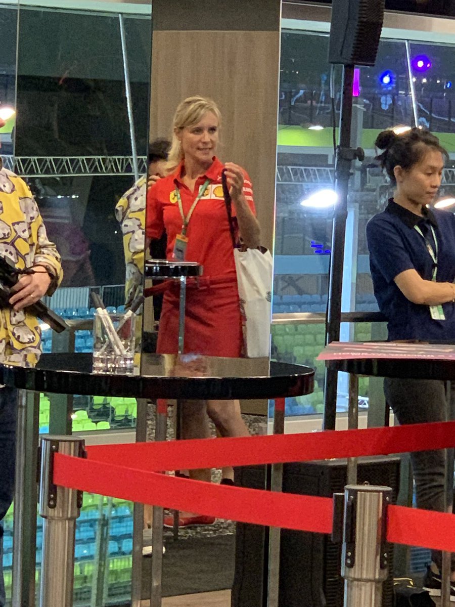 miyake9's tweet photo. 3 years ago today I met Seb and Britta at the autograph session. They were the sweetest. 🫰🏻❤️
#TeamVettel #SingaporeGP #F1NightRace https://t.co/9Ap2GvbeLp