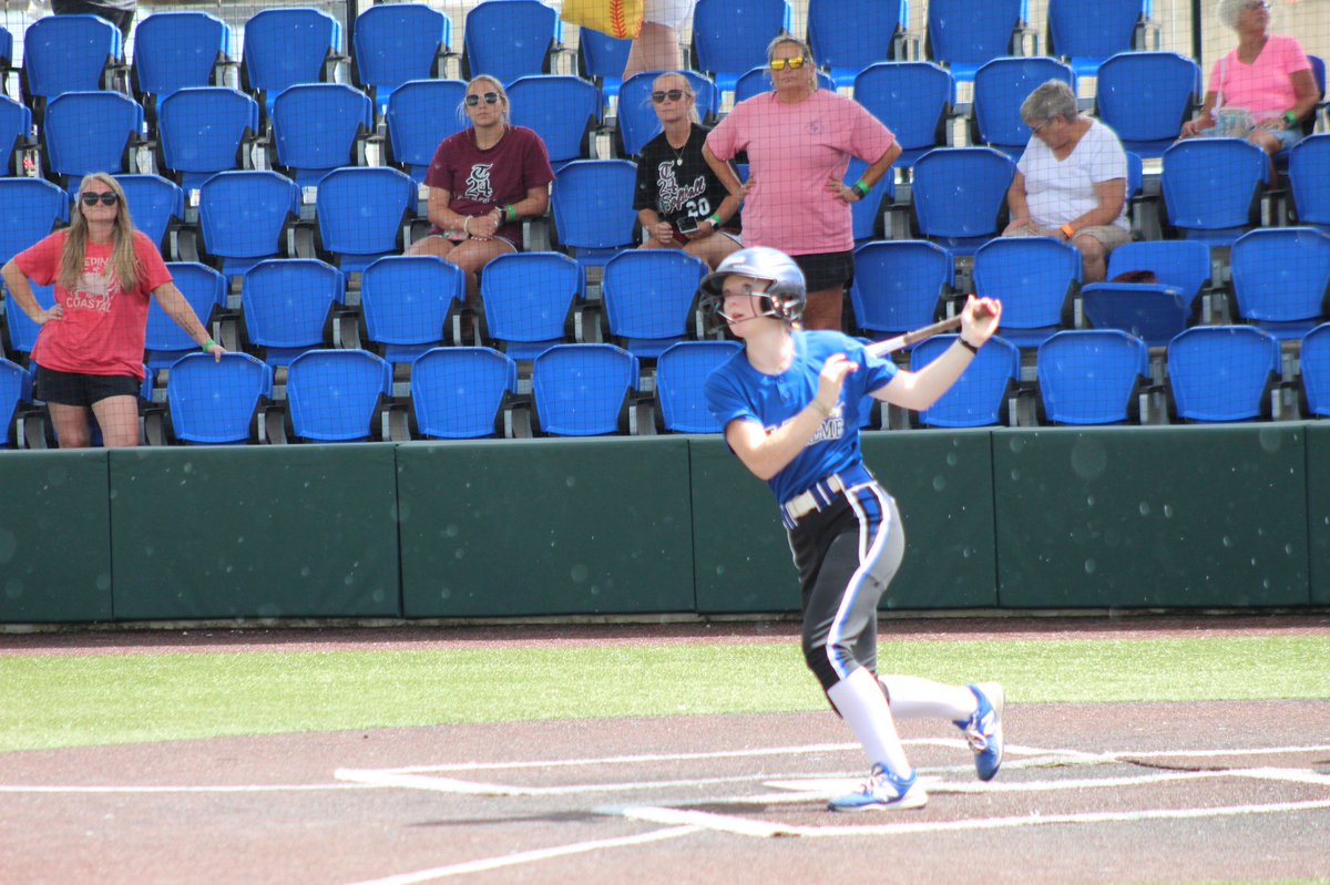 Kayleigh2026's tweet photo. Won our tournament this weekend 🏆🥎 I had decent bat this weekend hitting .625.  One hit was a line drive up@the middle that went under the center field fence for a double.   #learningandgrowing https://t.co/lDPj2W8D9f