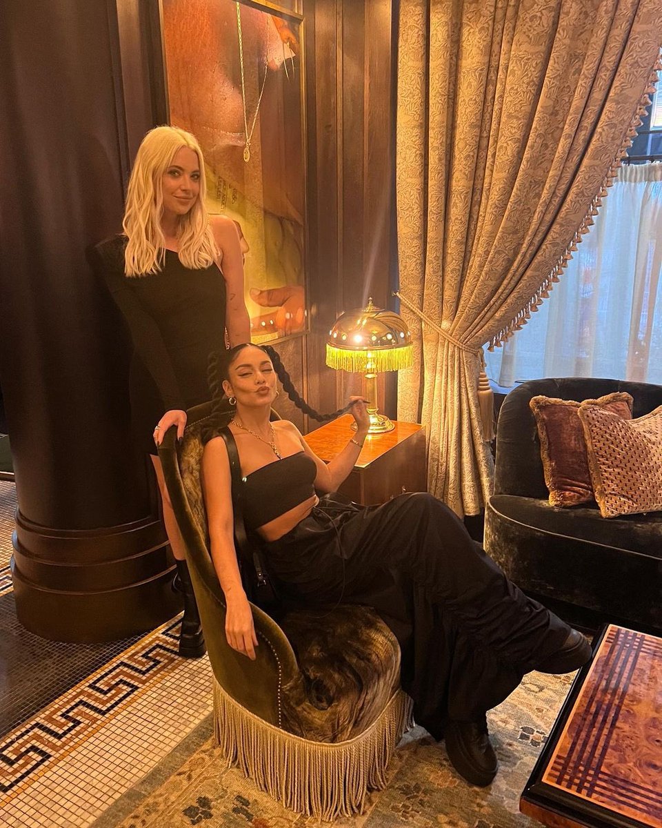 Team Hudgens tweet media