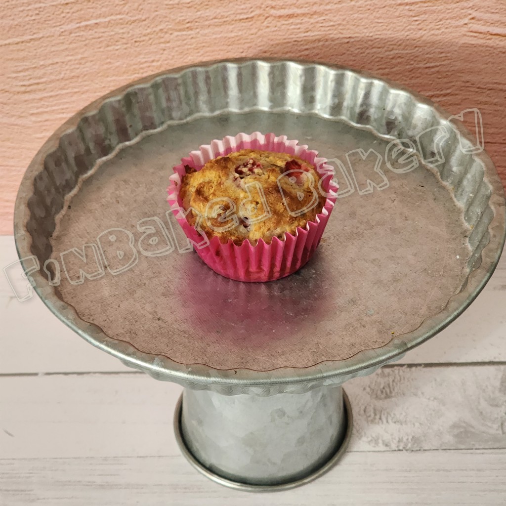 PastryGodd3ss's tweet photo. Simple yet delicious! Gluten Free Strawberry Muffins!!! #muffins
#glutenfree #strawberry https://t.co/Ju9dROCtEg
