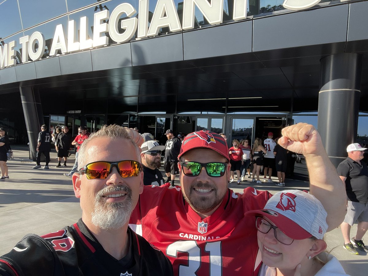 sievers_sven's tweet photo. @GermanBirdgang #ranNFLsuechtig #rannfl @ranNFL_  Heute auch nicht auf der Couch sondern LIVE im Raiders Stadion beim OT Thriller 😁🤦🏼‍♂️🥵 dabei gewesen mit dem besseren Ende für die @AZCardinals #GoCards nach zwei emotionalen Hz https://t.co/Z5ZDcLKr6s