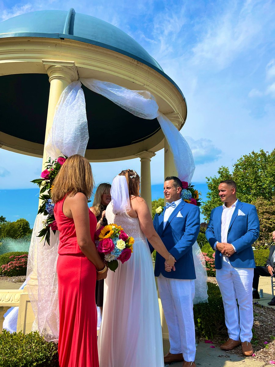 MamaRuskin's tweet photo. Beautiful day for a wedding 💜🙏💍
Love is infinite! https://t.co/VZyb5YIuHu