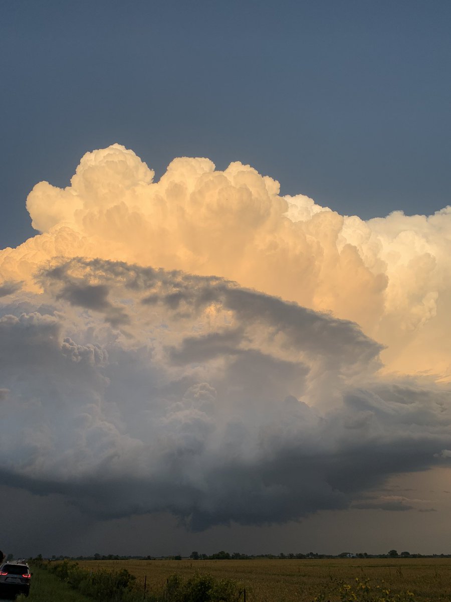 FujitaFreaks's tweet photo. Stunning tornado warned storm earlier near Bloomfield, IA #iawx https://t.co/8CCwuWxzuA