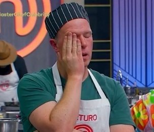 QueTeoAvisa's tweet photo. Y ya empezó la Karla Gascón con sus chingaderas.

GAVITO A LA MEXICANA
#TeamGavito
#MasterChefCelebritymx 
#MasterChefCelebrity https://t.co/RHq1PJGzyr