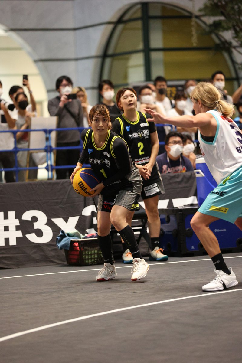 kajite2's tweet photo. やっと会場に応援に行くことができました。。。
1戦目の劇的勝利にカメラ落としそうになった。。。😅
#3x3EXEPREMEIR2022PLAYOFFS
#DAY1Session1
#大森ベルポート
#tokyobb https://t.co/3wcvhpVNFJ