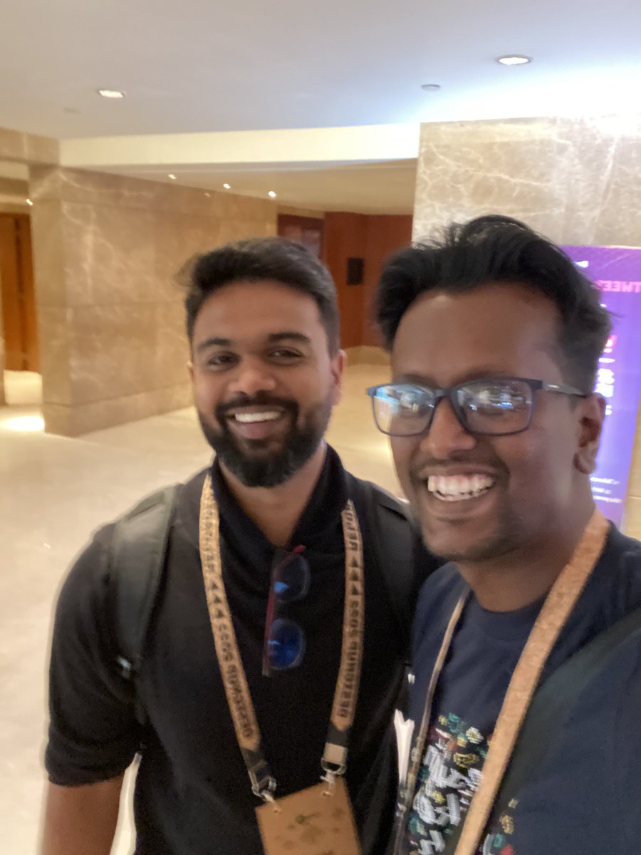 vijay_bhaarath's tweet image. Had a blast meeting some amazing people in #DesignUp22 Made a lot of strong connections:) It’s nice to meet fellow designers in person and I am pumped with positive energy 🔥 Thankyou @DesignUpConf and the volunteers for putting up an amazing event 🎉🎉🎉🎉